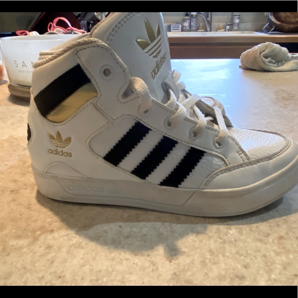 Preschool 12K white black gold adidas high top